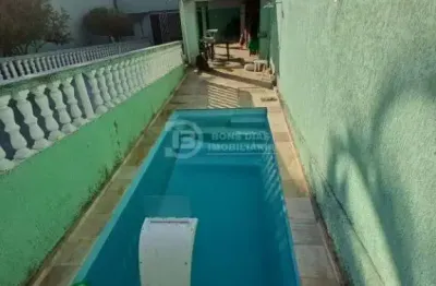 Sobrado com 4 dormitorios, sendo todos suites, 5 vagas, piscina, 206 metros