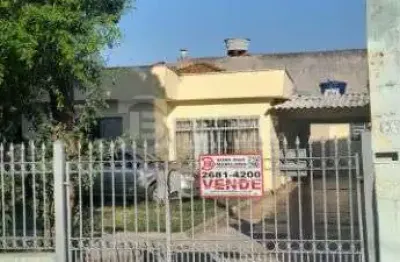 Casa terrea com 3 quartos e quintal grande a venda na vila sao francisco/sp
