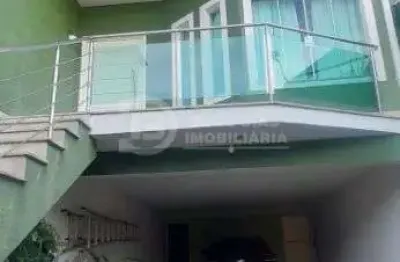Sobrado a venda - 3 suites e 4 vagas de garagem - chacara cruzeiro do sul