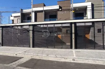 Charmoso sobrado de 2 dormitorios e 2 suites na vila frugoli