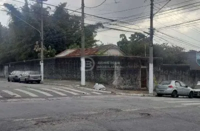 Terreno plano a venda - 21 x 60m - com casa para demolicao - vila re