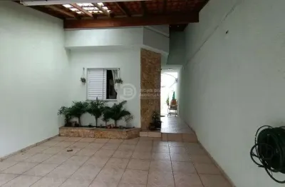 Otima casa terrea vila nhocune, proxima ao largo , metro e comercio geral