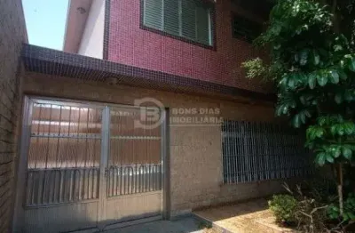 Amplo sobrado, ideal para fins residencias ou comerciais, excelente localizacao