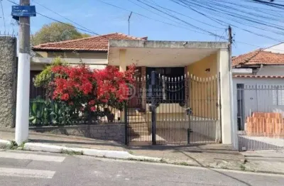 Casa Padrao a venda na Vila Re, Sao Paulo - 2 dormitorios, 2 garagens (possui 3 casas no terreno)