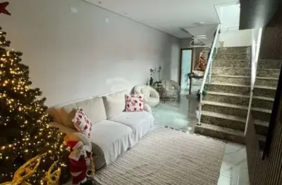 Lindo sobrado para venda com corredor lateral, rico em armarios no alto da ponte rasa