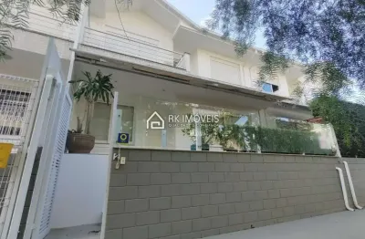 Lindo sobrado 03 suítes na praia mais charmosa de florianópolis - jurerê internacional