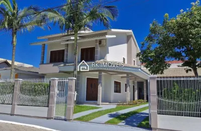 Lindo sobrado com 03 dormitórios - piscina e amplo pátio!