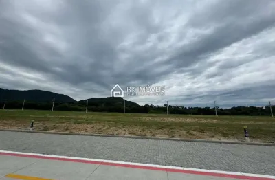 Excelente terreno em condominio com toda infraestrutura