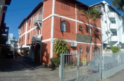Excelente apartamento a 200 metros da praia de canasvieiras.