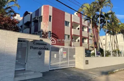 Apartamento localizado em região nobre dos ingleses a 150 metros do mar.