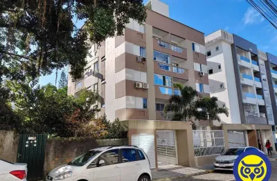 Apartamento de 2 quartos com vaga de garagem na trindade.
