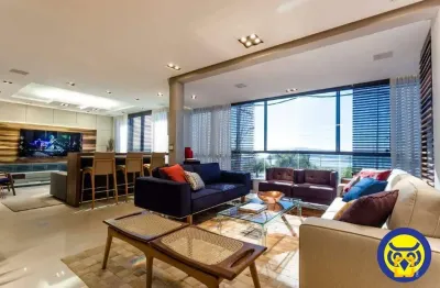 Apto 4 dorm (3 suítes), vista para o mar, 2 vagas, no centro, na beira mar.