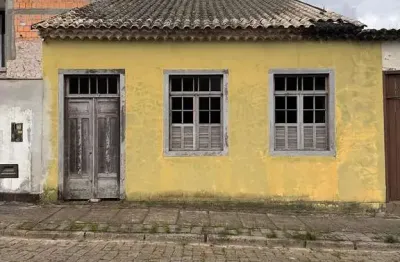 Sala comercial a venda no centro historico, em sã0  francisco do sul,sc.