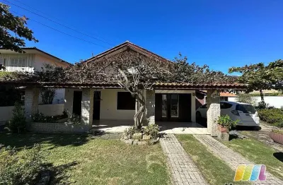 Casa com 4 quartos à venda na Rua Oslo, Itaguaçu, São Francisco do Sul
