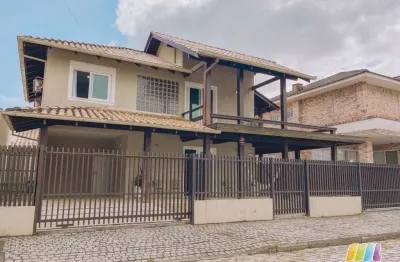 Casa com 5 quartos à venda na Rua Montevideu, Itaguaçu, São Francisco do Sul