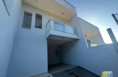 Casa geminada para locação na região central, em são francisco do sul,sc