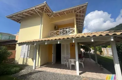 Casa com 3 quartos à venda na Rua Manila, Itaguaçu, São Francisco do Sul