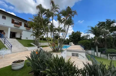 Casa de Alto Padrão - Porteira Fechada - 2.800 m² - 4 suites com closet, 5 Salas