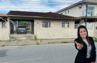Casa com 3 quartos à venda na rua joão izídio de souza, 237, serraria, são josé por r$ 400.000