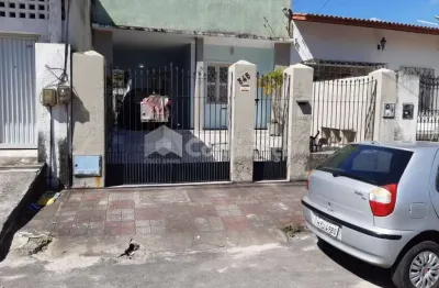 Casa com 3 quartos à venda na Rua Dom Manuel de Medeiros, 345, Parquelândia, Fortaleza