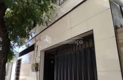 Casa triplex à venda no bairro álvaro weyne - fortaleza