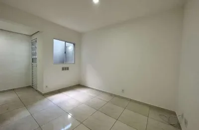 Kitnet / Stúdio para alugar na Rua Tapari, 209, Vila Esperança, São Paulo