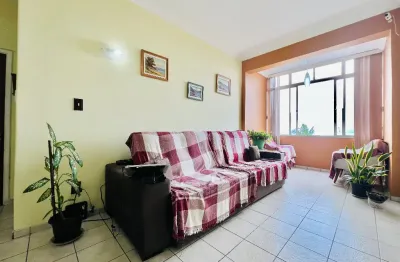 Apartamento vista mar 180 graus, 2 quartos, 2 wc, sala, cozinha, sem vaga.