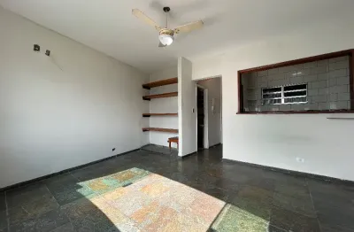 Sala living/vista mar/banheiro/cozinha conceito aberto/lazer total