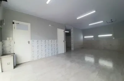 Locação de sala comercial térrea/2 banheiros/porta de aço/ideal para mecanica de moto e vendas/venda de peças/vendas de bicicletas elétricas