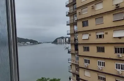 Sala living a venda praia dos milionarios, próximo a comércio, pé na areia.