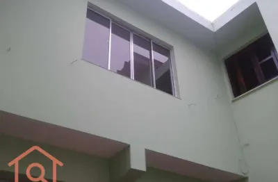Sobrado em bairro tranquilo para famílias que apreciam espaço e tranquilidade!