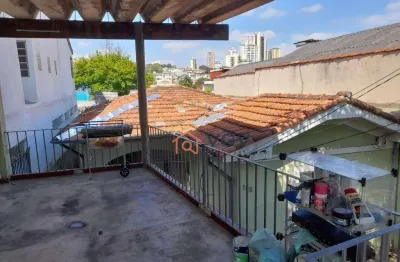 Casa com 176 m2 de terreno em otima localizaçao na regiao da saude!