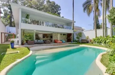 Oásis de luxo no jardim marajoara – 5 suítes e piscina com prainha