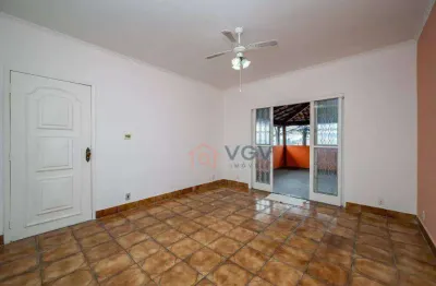 Casa refirmada, 2 quartos, varanda, churrasqueira, 2 garagens - americanópolis