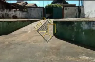 2 lotes com barração para venda no centro otima localização