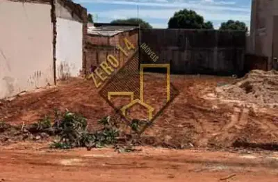 Terreno à venda no Jardim Petrópolis, Bauru 