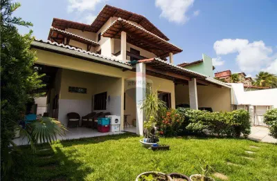 Vende-se: duplex em capim macio com 06 quartos sendo 04 suítes.