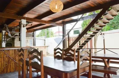 Casa charmosa mais 8 suítes independentes – potencial máximo em ponta negra