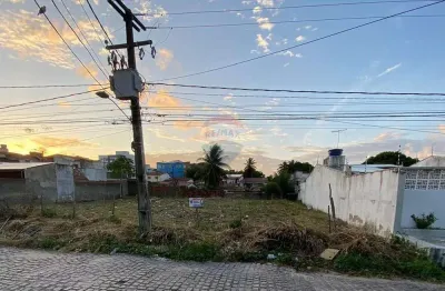 Excelente terreno com 30 mts. de fundos e 20 mts. de frente no coração de nova parnamirim