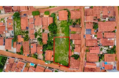 Terreno com 715 m² escriturado a poucos metros da avenida principal e rua da xepa.