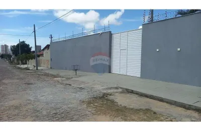 Barracão / Galpão / Depósito para alugar no Candelária, Natal 