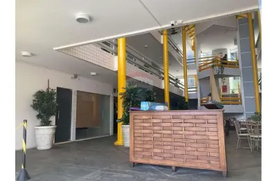 Sala 204 para locação comercial 24m²/ no ponta negra center