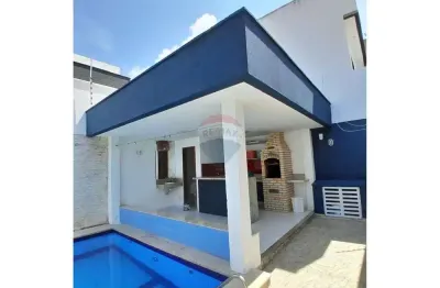 Casa mobiliada com 3/4 sendo 2suites à venda no conjunto ponta negra.