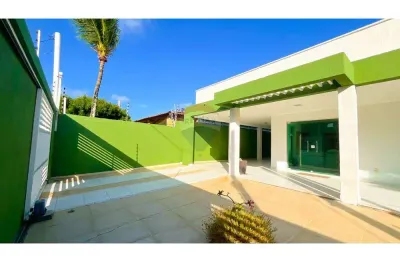 Casa mobiliada com 3 quartos, sendo duas  suítes à venda no conj.  ponta negra. próximo a igreja católica.