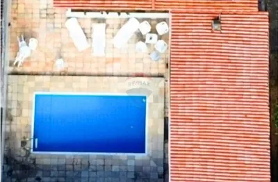 Venha viver com conforto e espaço nesta casa  a 200m do midway mall!