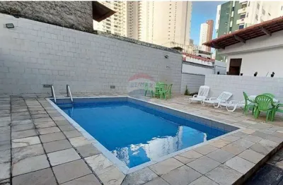 Venha viver com conforto e espaço nesta casa  a 200m do midway mall! pronta para financiar!!!