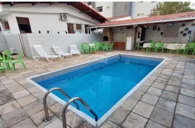 Venha viver com conforto e espaço nesta casa  a 200m do midway mall! pronta para financiar!!!