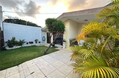 Casa com 4 quartos à venda na Rua Praia de Cabedelo, 2178, Ponta Negra, Natal