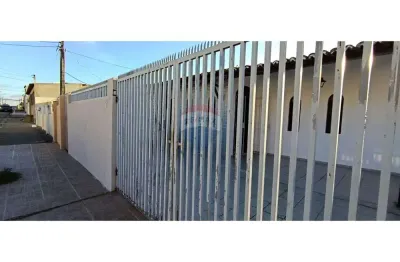 Casa com 4 quartos para alugar no Candelária, Natal 