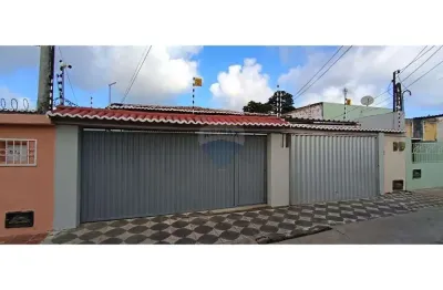 Casa com 5 quartos à venda no Alecrim, Natal 
